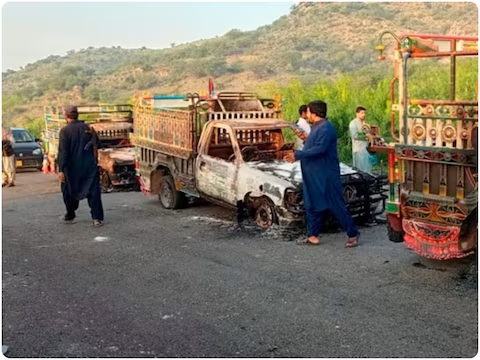 पाकिस्तान में बड़ा आतंकी हमला, लगातार बरसती रहीं गोलियां