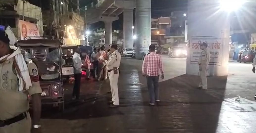 बिना दस्तावेज चला रहे थे ई-रिक्शा 