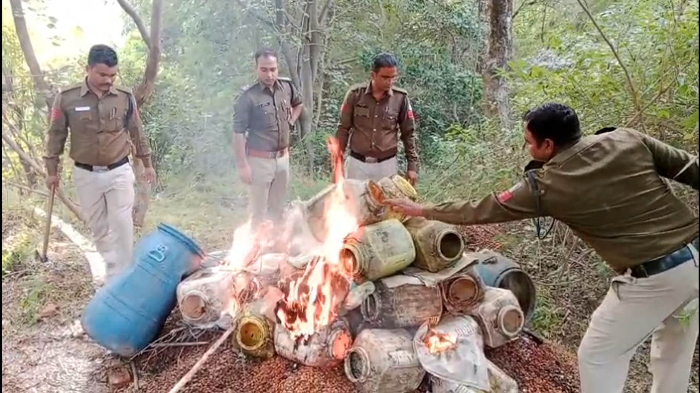 Katni's NKJ police station seized a large quantity of illegal liquor on the banks of Rafata river