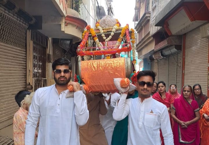 शाजापुर में पालकी में होकर सवार दर्शन देने निकले दादा आदिनाथ