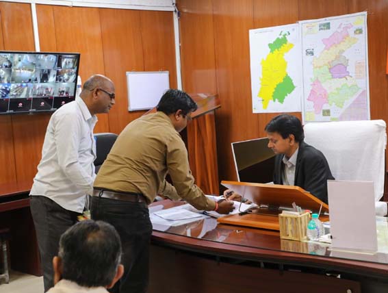 पन्ना के नवागत कलेक्टर श्री सुरेश कुमार ने कार्यभार ग्रहण किया