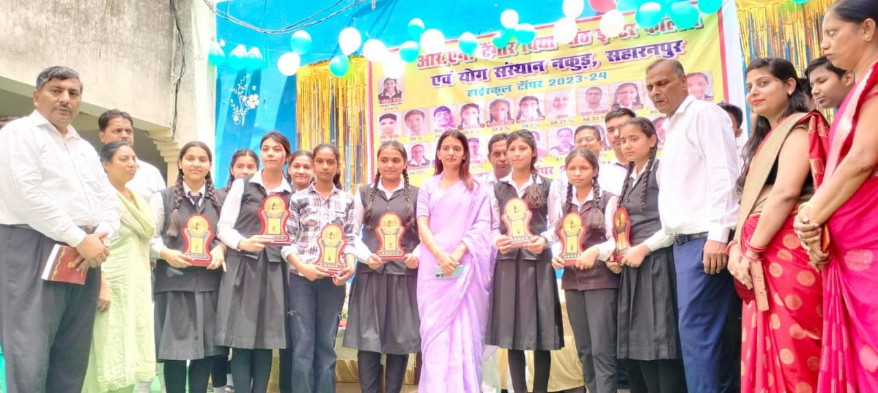 R.N. SDM Sangeeta Raghav interacted directly with the students at Tagore Vidyapeeth Inter College.