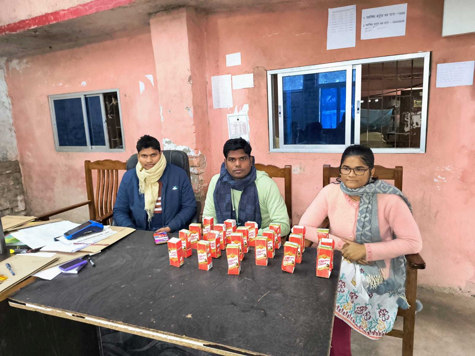 21 बोतल विदेश शराब के साथ महिला गिरफ्तार