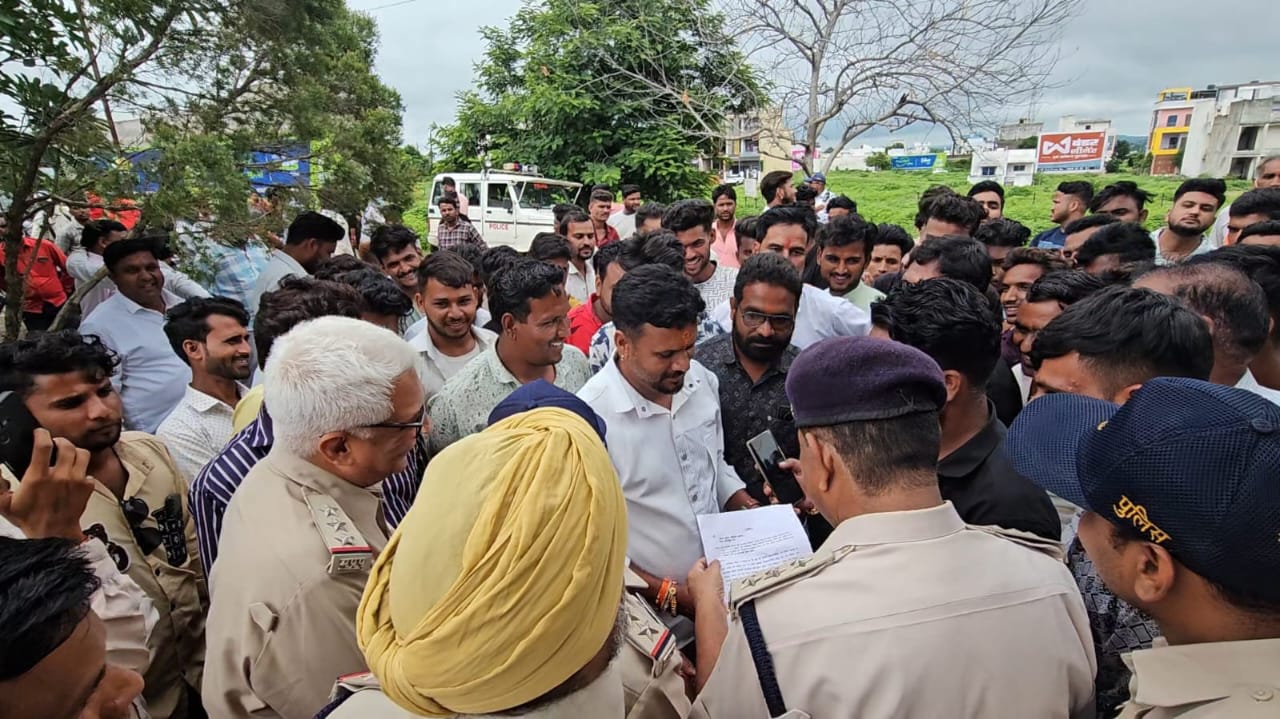 बंजारा समाज ने आपत्तिजनक टिप्पणी को लेकर निकली रैली