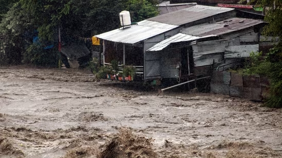 Rain wreaks havoc in North India! 19 people died
