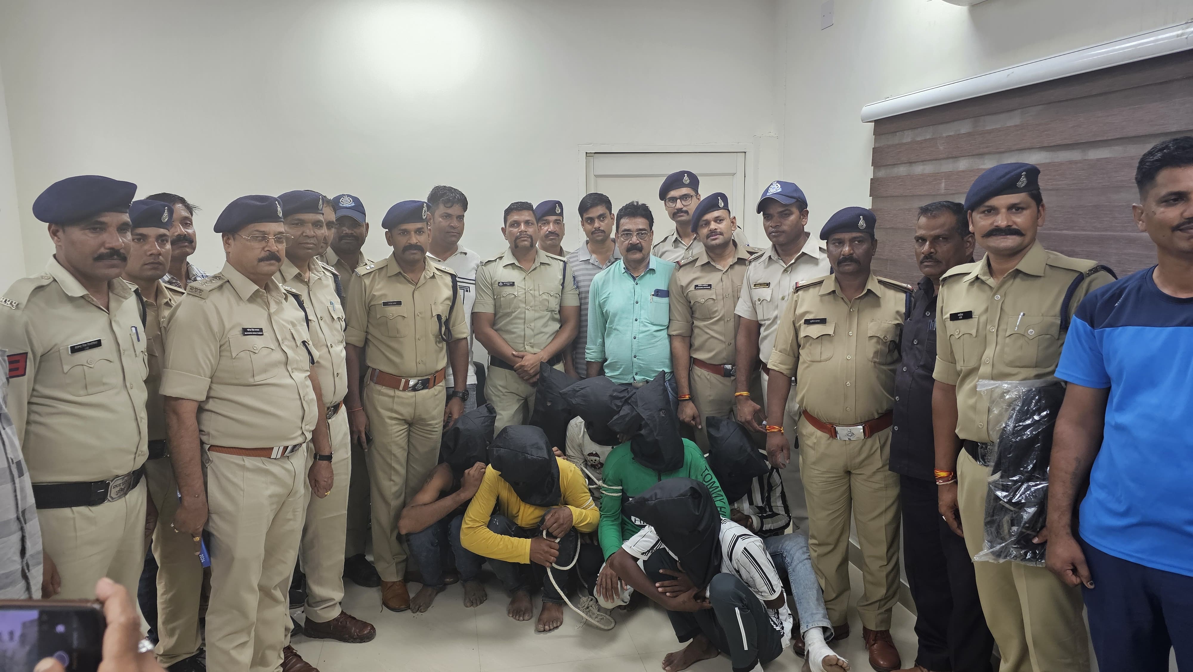 भाटपचलाना पुलिस ने 48 घंटे के भीतर, 7 डकैत किए गिरफ्तार