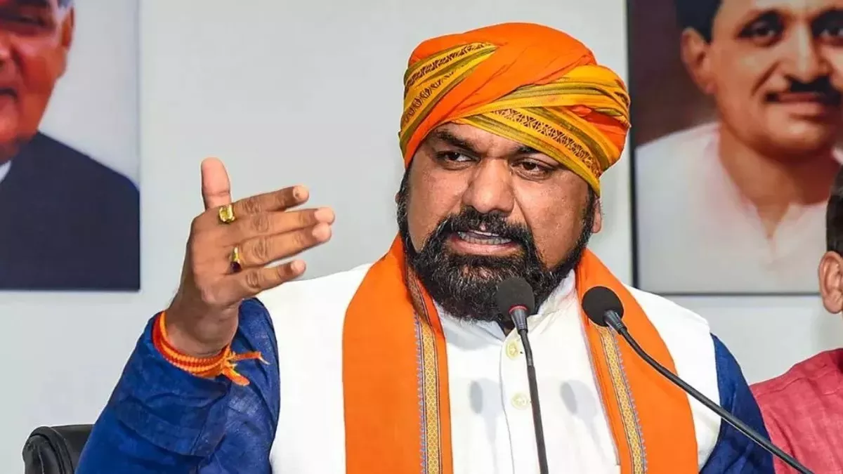 'रोहिणी ने छपरा में बूथ को डिस्टर्ब किया