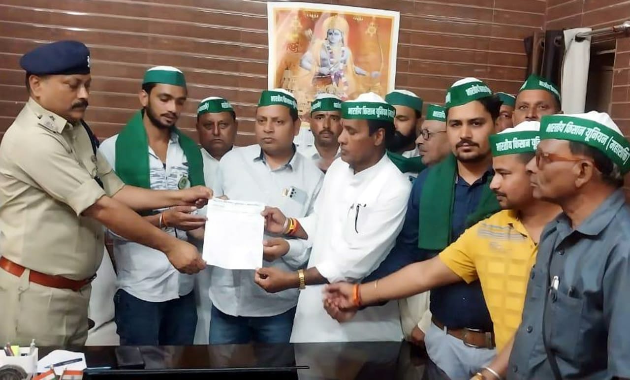 देवबंद नगर के मोहल्ला दगड़ा बेरियान में करीब 20 साल बाद हुआ सड़क का निर्माण