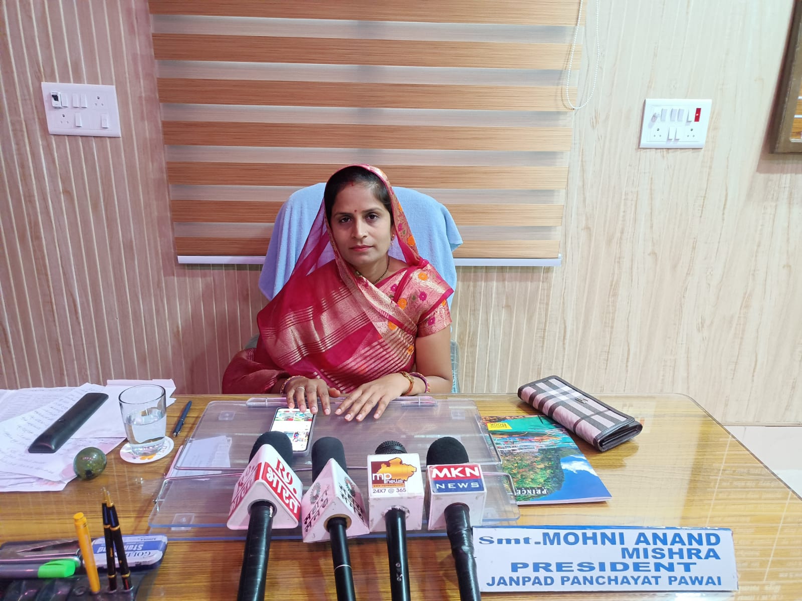 Mohini Mishra, woman president of Powai district, is ready to give responsibility to 33% women in the elections