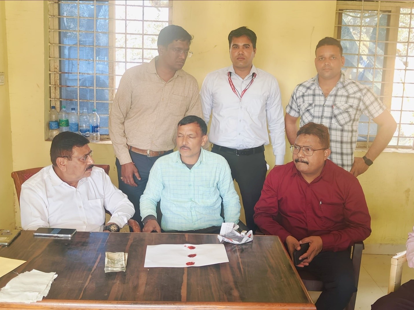 कटनी में बड़वारा बीआरसी दस हजार की घूस लेते रंगे हाथ गिरफ्तार