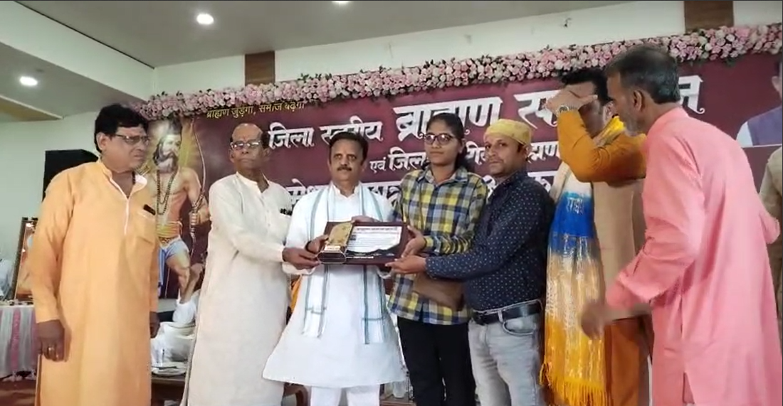 Deputy Chief Minister Rajendra Shukla lashed out at Congress