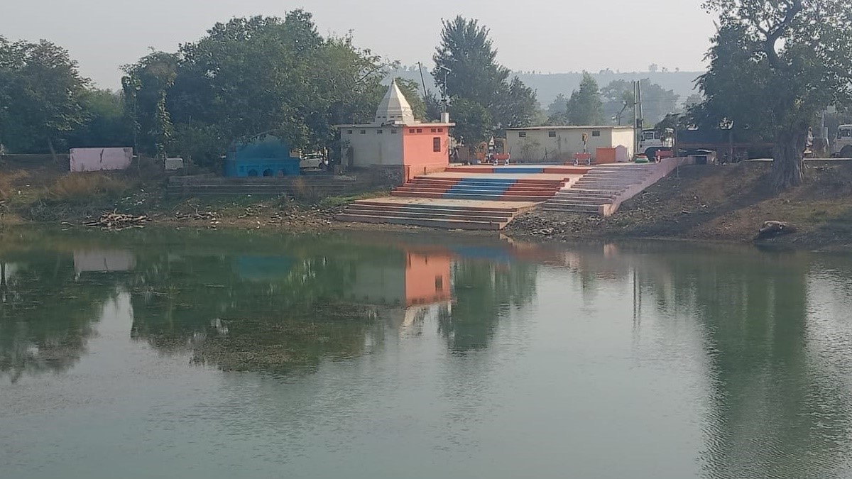 Lord Shri Ram washed his blood stained clothes here