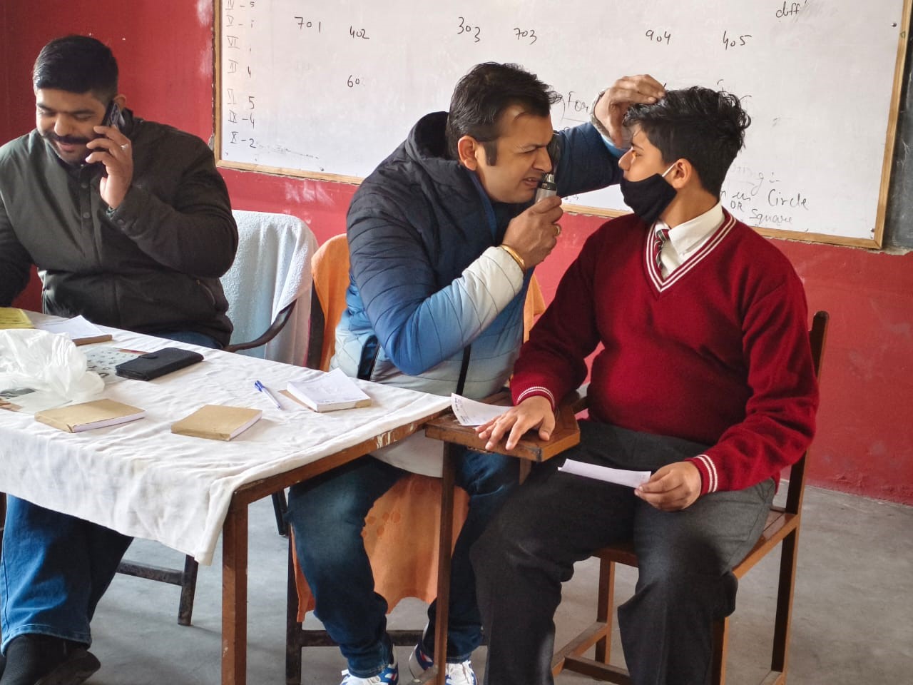 पायस एजुकेशनल ग्रुप गागलहेडी के द्वारा नि:शुल्क स्वास्थ्य शिविर का आयोजन किया गया