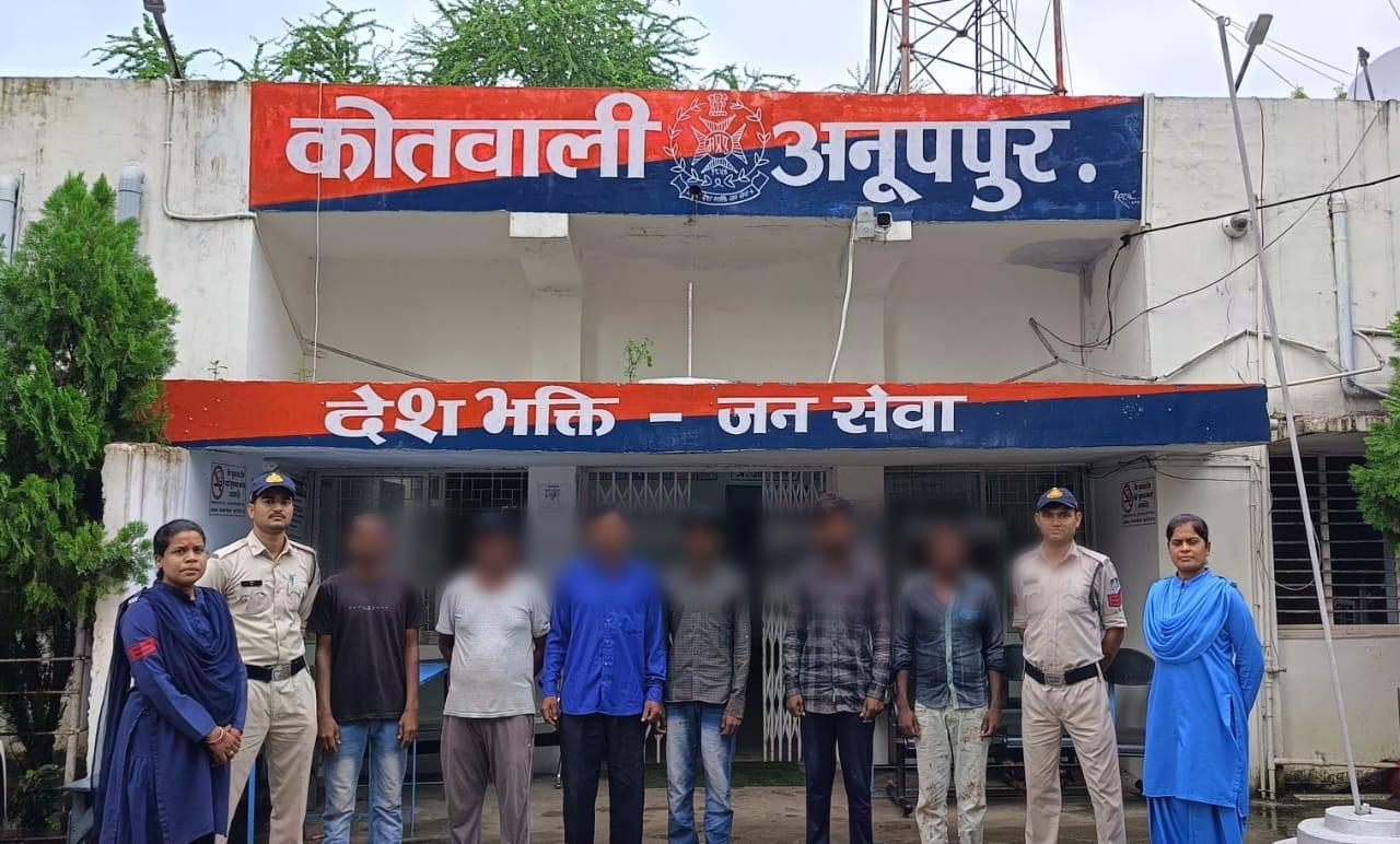कोतवाली पुलिस द्वारा रात्रि करि गयी काम्बिंग गश्त