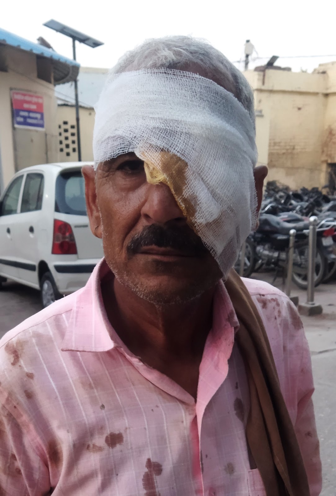 देवबंद में पैसे के लेनदेन में दो पक्षों के बीच जमकर लाठी डंडे चले