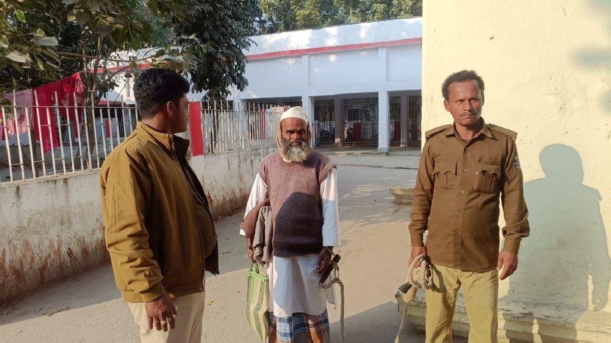 45 के मौलाना का 16 की छात्रा पर आया दिल