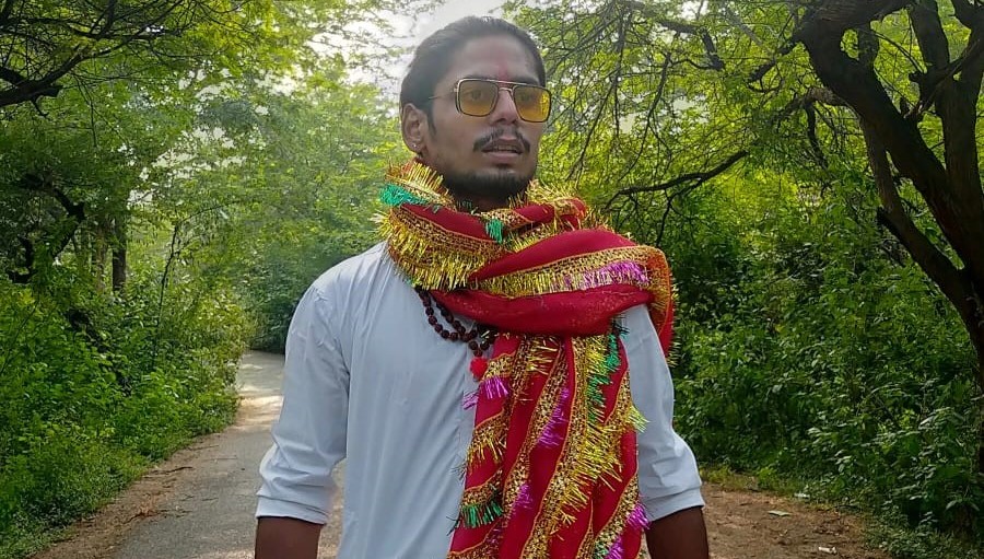 गुरु शिवेश द्विवेदी ने कहा