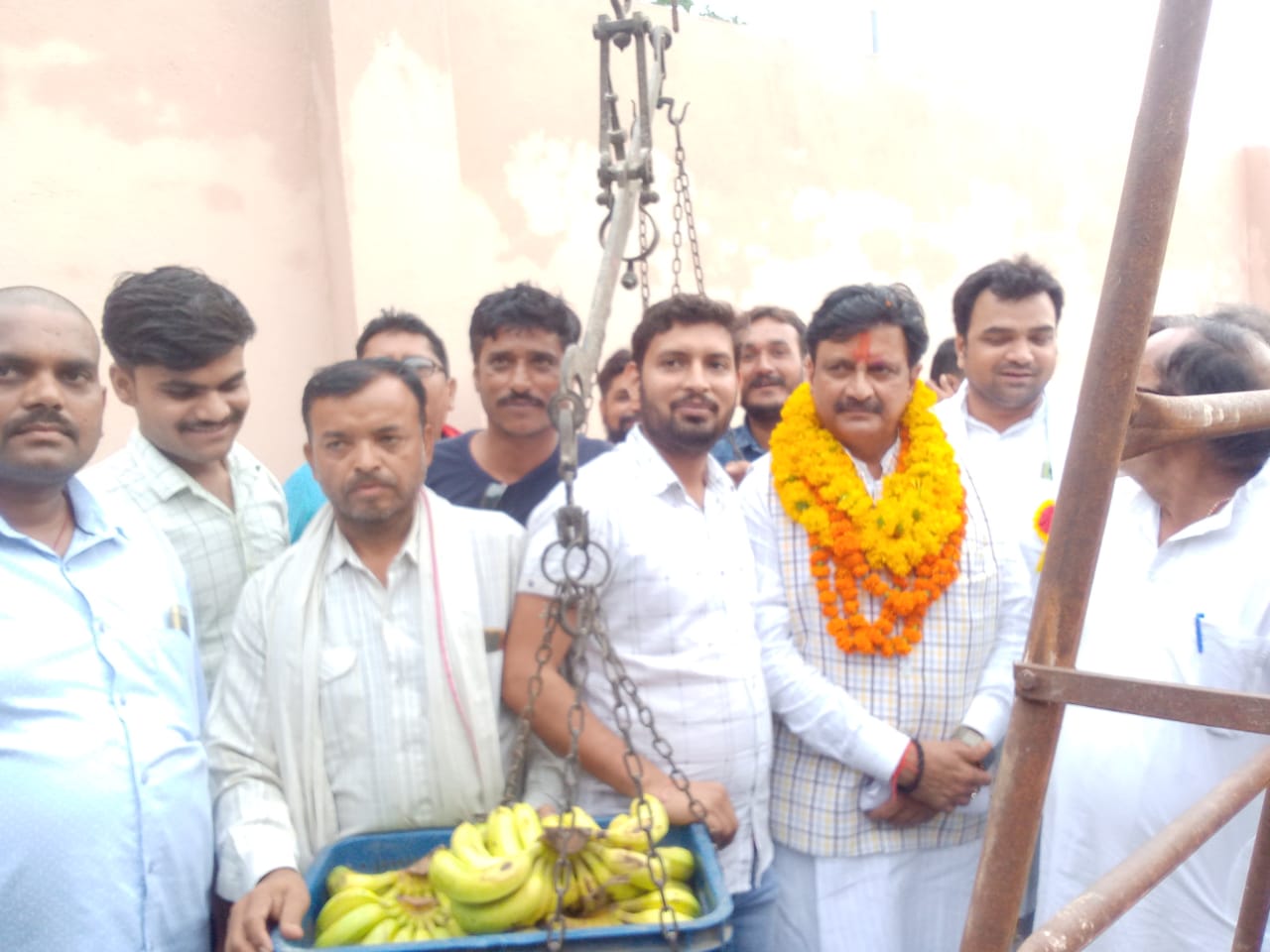 सतना के करसरा पहुंचे सतना सांसद गणेश सिंह