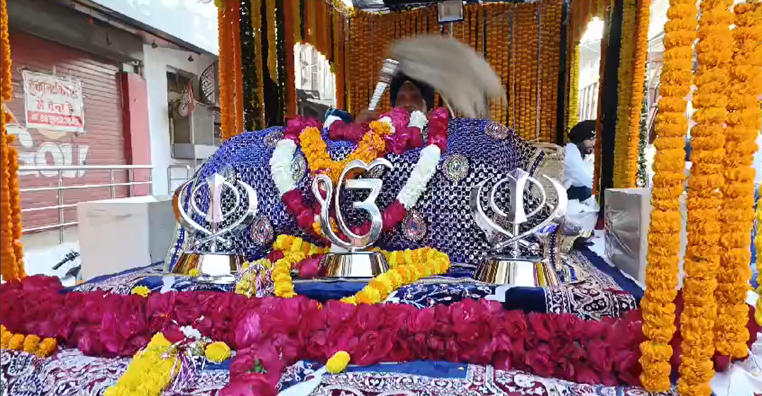 कटनी में गुरु गोविंद सिंह जी के प्रकाश पर्व पर निकली गयी विशाल शोभा यात्रा
