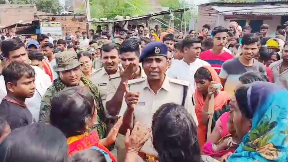 खैनी मांगने पर हुआ विवाद