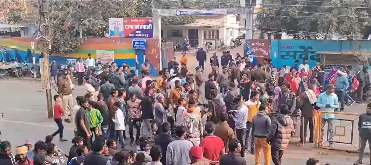 कटनी में लहूलुहान मिले युवक की मौत से पारिजान आक्रोशित