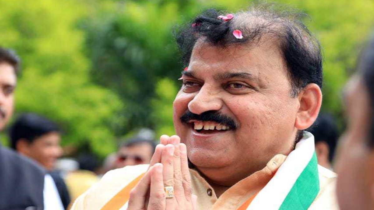 इंदौर में चुनाव रणनीति पर चर्चा करने के लिए कांग्रेस कार्यकर्ताओं ने करी बैठक