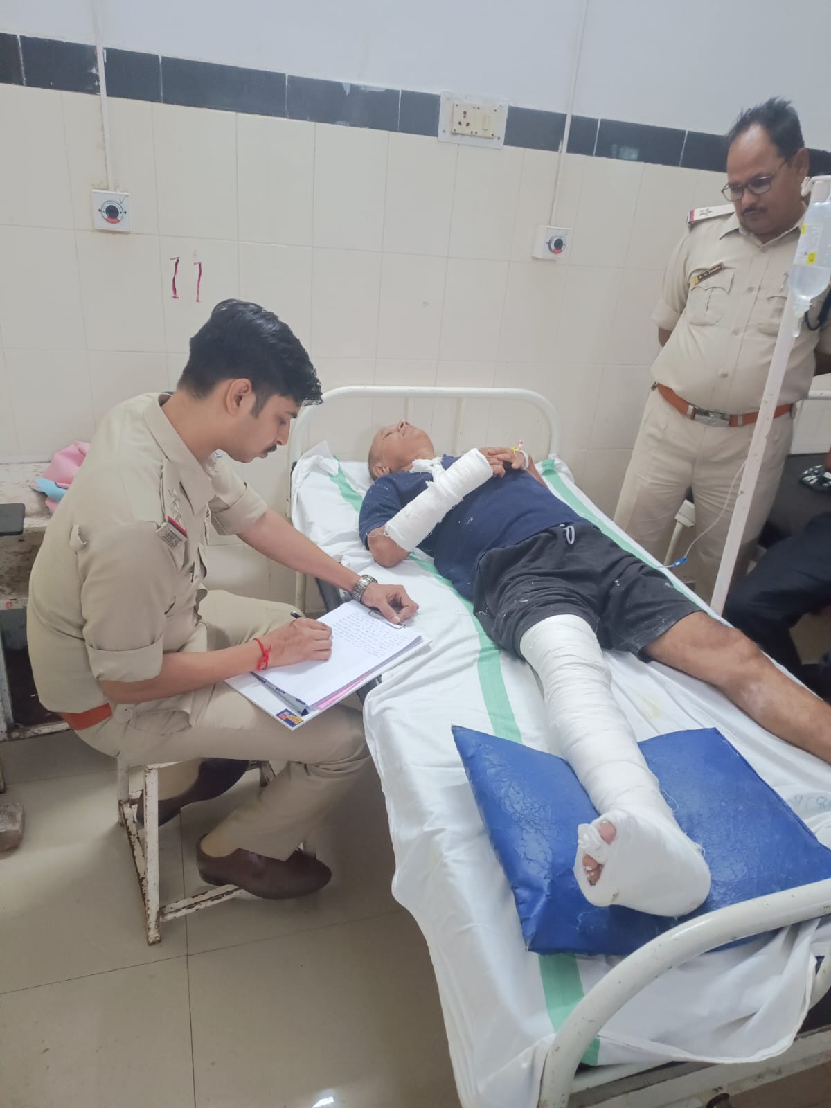 अब अधिवक्ता पीटा गया, तोड़ दिया हाथ, रेत कारोबारी पिटे