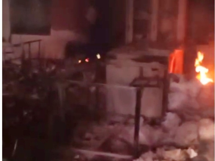 आदर्श टाउन हाई स्कूल में शॉर्ट सर्किट से लगी आग