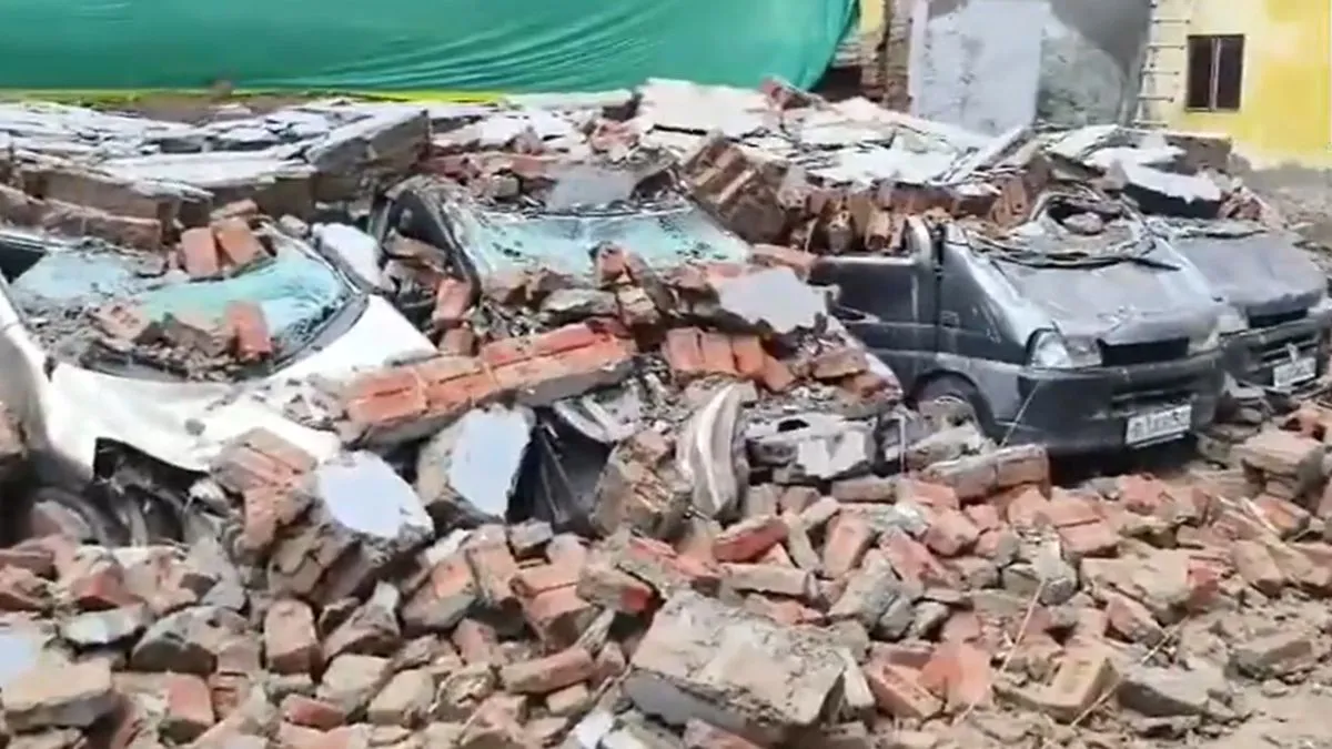 Rain wreaks havoc in Delhi