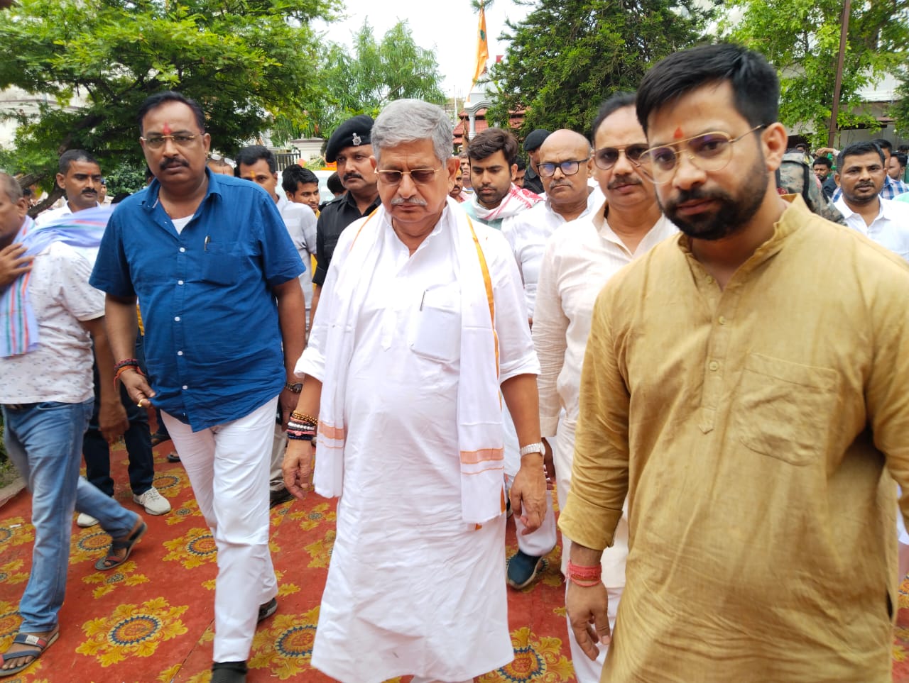 नगर सभापति राजन नन्दन सिंह के भोज में शामिल होने पहुंचे पूर्व जदयू राष्ट्रीय अध्यक्ष ललन सिंह