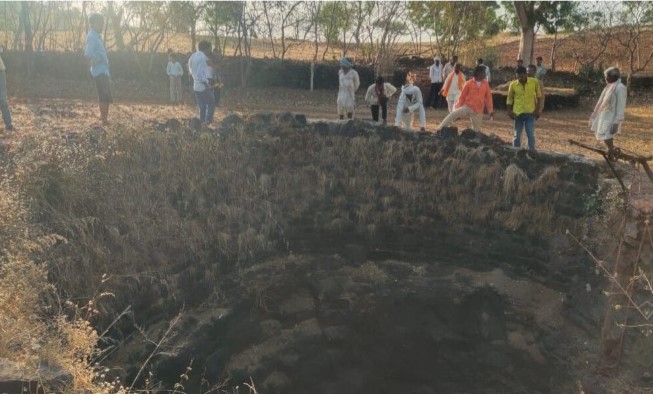तीन दिन से लापता युवक का कुएं में मिला शव
