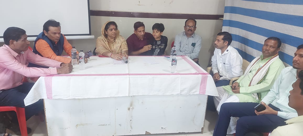 विधायक अनुभा मुंजारे ने लालबर्रा अस्पताल में डॉक्टर की नियुक्ति कराई