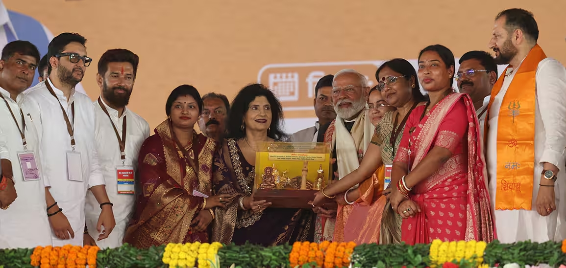 बिहार में पीएम ने बिताए 20 घंटे