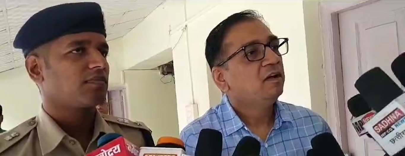 Election Officer and Superintendent of Police in Panna visited Powai area