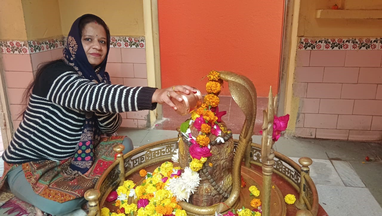 नववर्ष की शुरूआत पर देवालयों में लगा रहा पूजन के लिए तांता