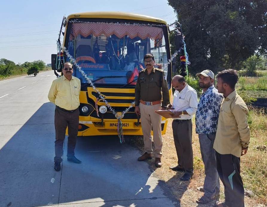 शाजापुर में आरटीओ ने वाहन चालकों को दिए निर्देश, सारे दस्तावेज रखें तैयार