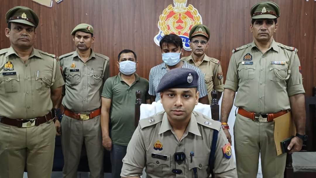 पुलिस ने नकली नोटों की तस्करी करने वाले दो शातिर अभियुक्तों को किया गिरफ्तार