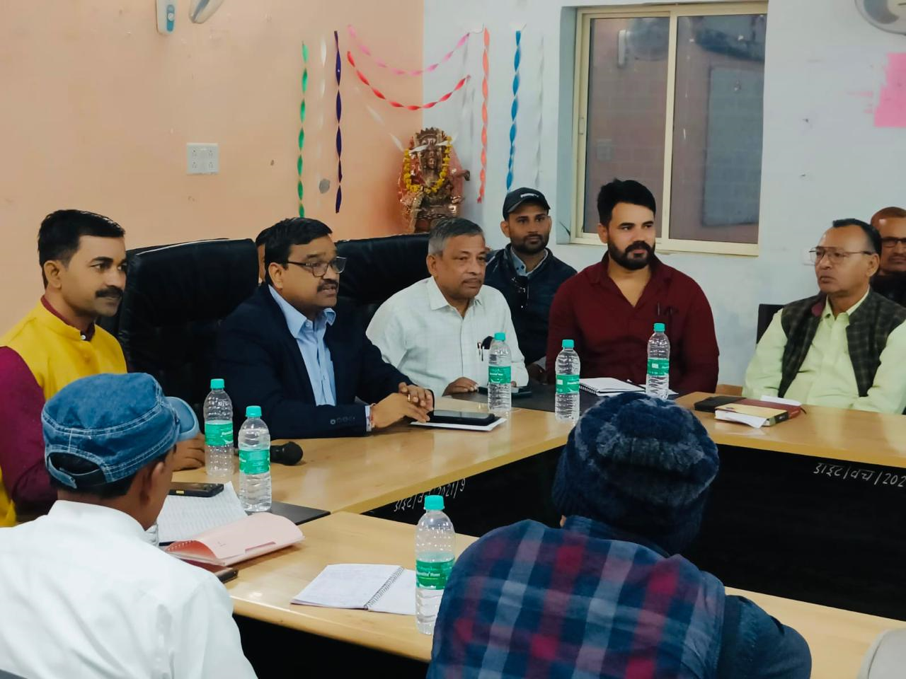 जिले के प्रभारी अधिकारी (ओआईसी) द्वारा जिले के अधिकारियों एवं एनएएस में चयनित विद्यालयों के प्राचार्यों की बैठक आयोजित की गई