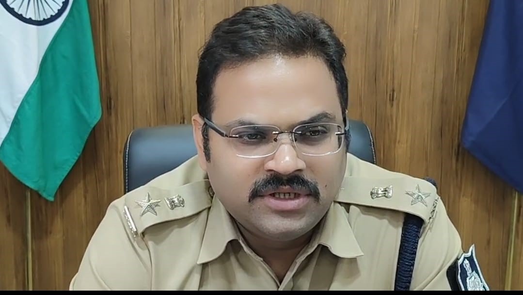 काफी घने जंगल में दो बच्चों के क्षत-विक्षत शव प्राप्त हुये हैं