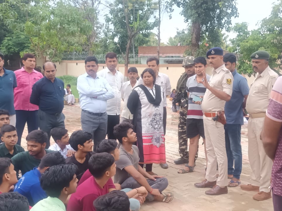 सिमुलतला आवासीय स्कूल में हंगामा