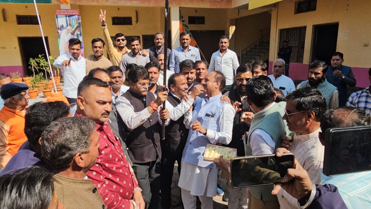 दिल्ली में भाजपा की जीत पर शाजापुर जिला कार्यालय में मना उत्सव