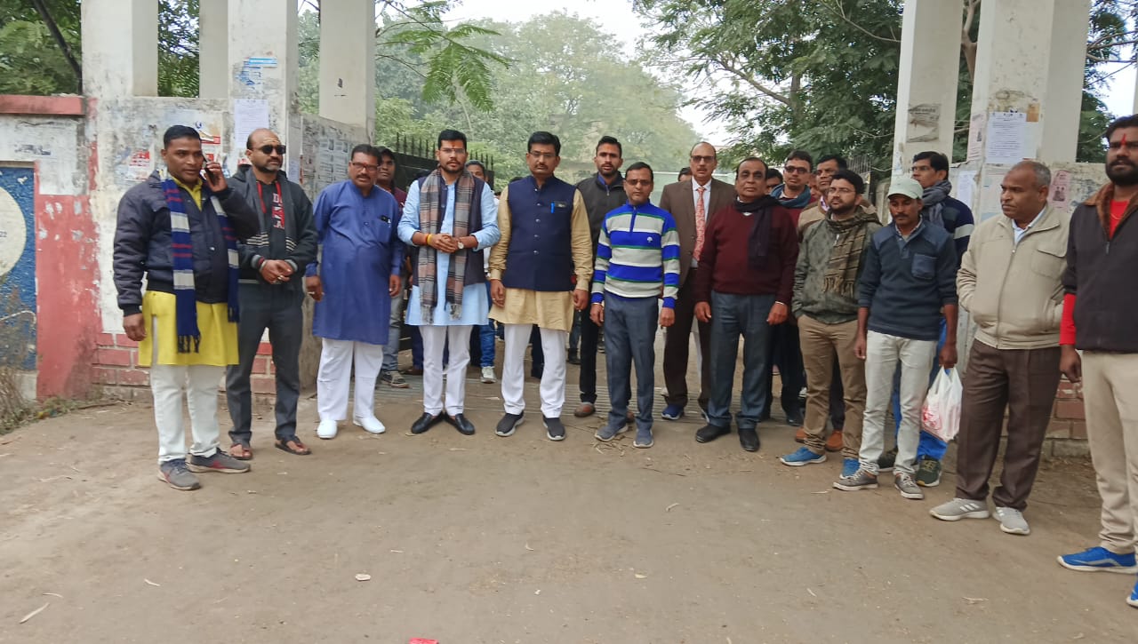 मा.श्री इन्दर सिंह परमार के उच्च शिक्षा मंत्री बनने पर शाजापुर में मनाई गयी ख़ुशी