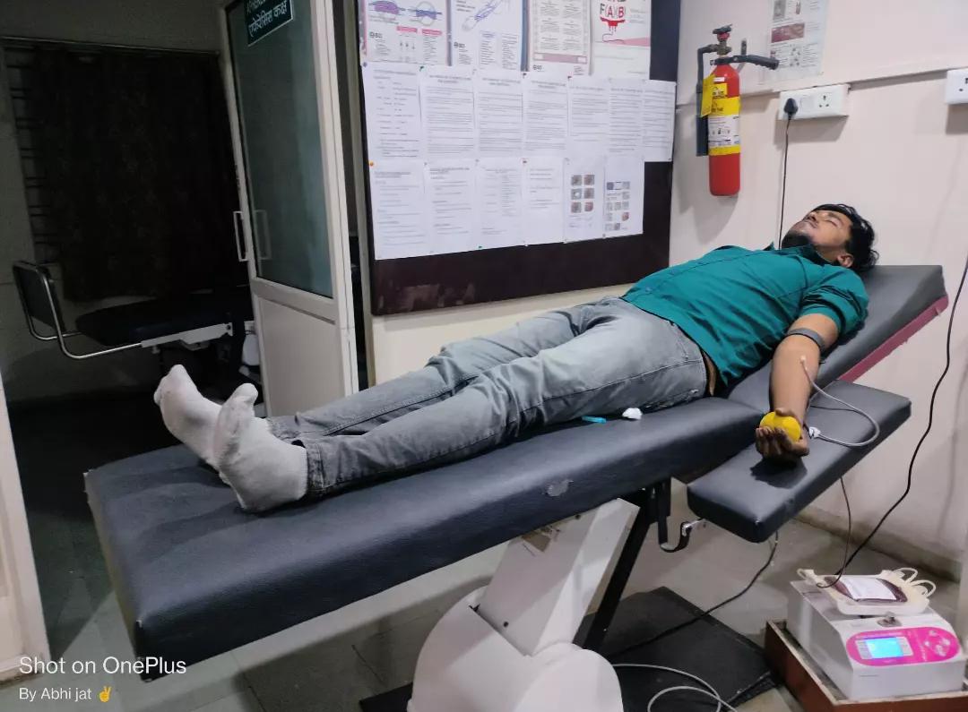 सतना के युवाओं ने CHL हॉस्पिटल में किया अनमोल रक्तदान