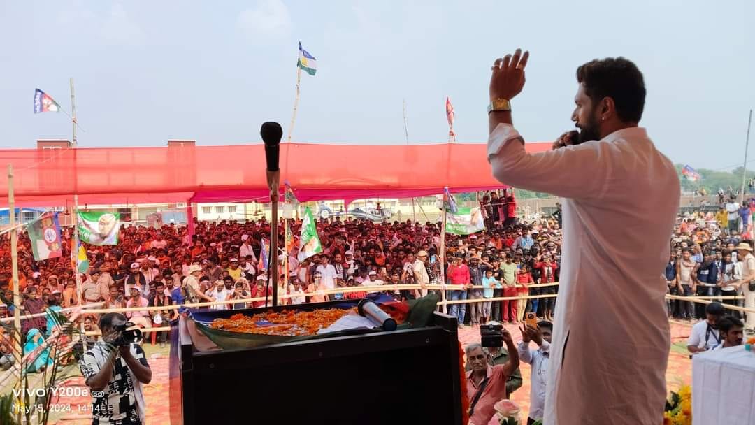बिहार के हाजीपुर में चिराग पासवान ने किया रोडशो