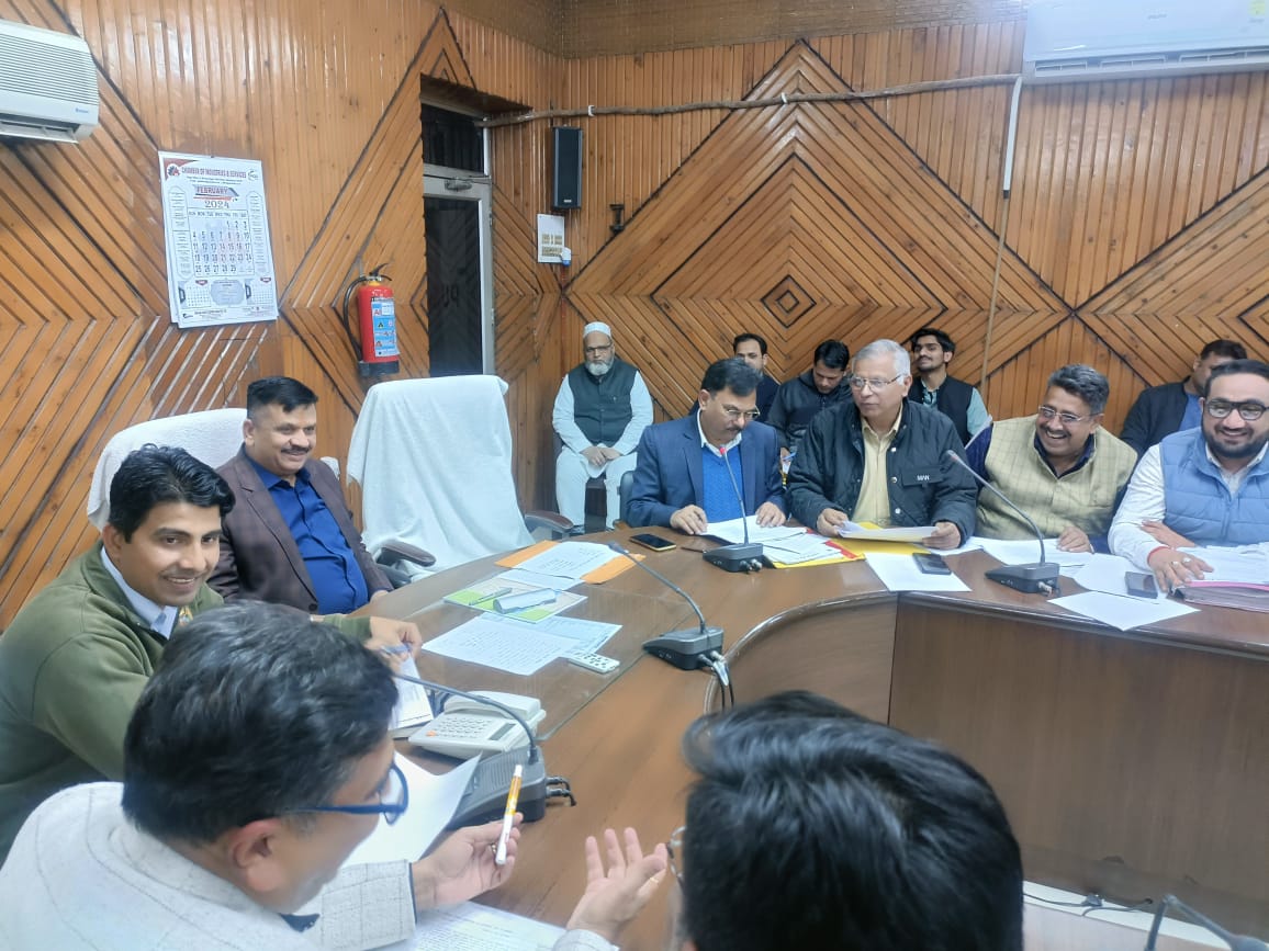 डीएम डॉ दिनेश चंद्र ने दिए निर्देश