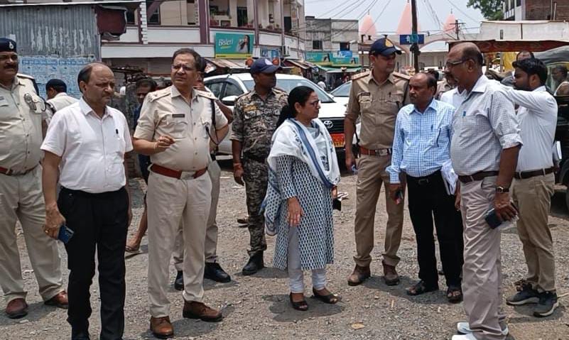 मैहर कलेक्टर रानी बाटड़ ने किया रेलवे स्टेशन स्तिथ ऑटो स्टैंड का निरीक्षण