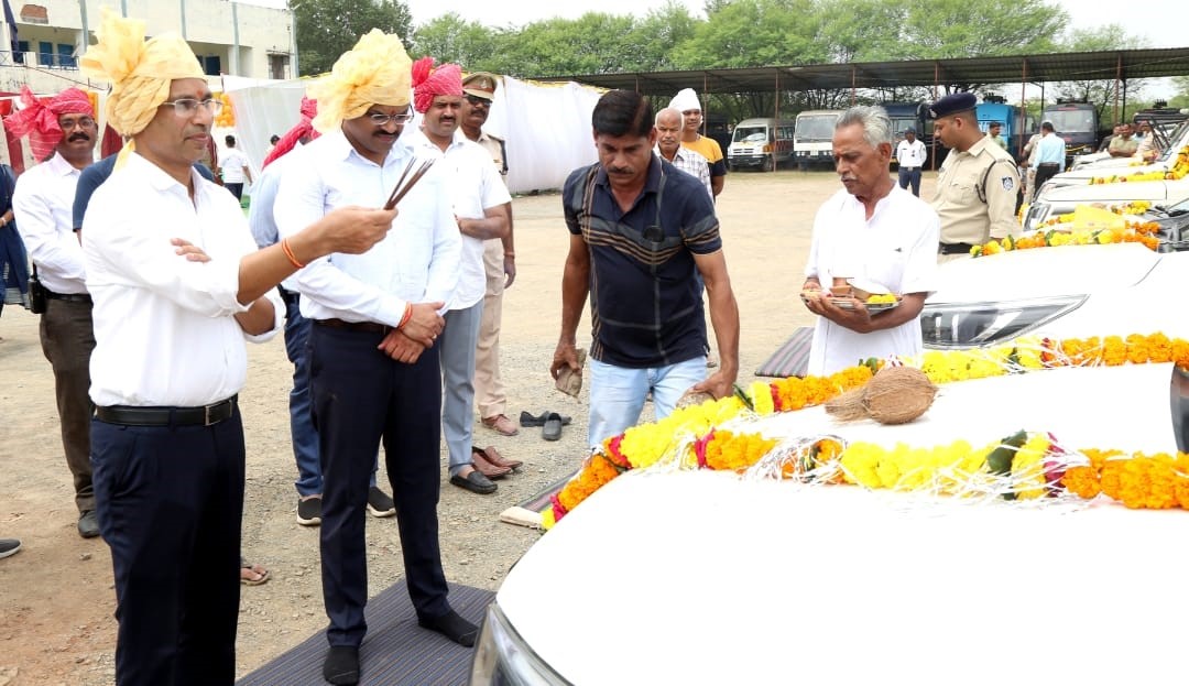 Shastra Pujan was completed with full rituals - Collector