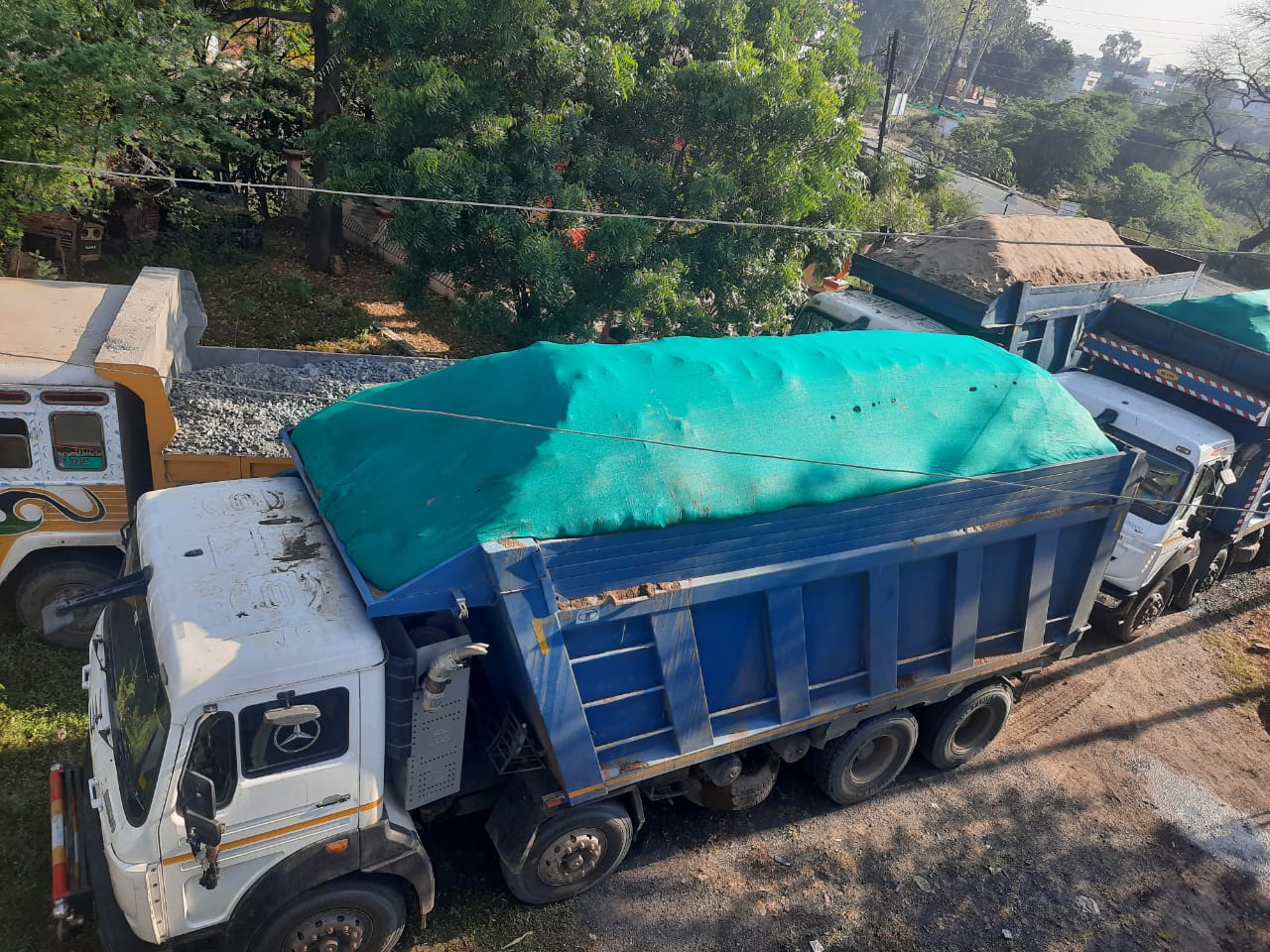 एमपी के शाजापुर में अवैध परिवहनकर्ताओं पर खनिज विभाग ने कसा शिकंजा