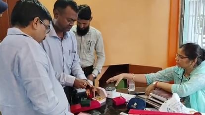 पटना में इंजीनियर के घर से मिले लाखों के कैश-जेवर