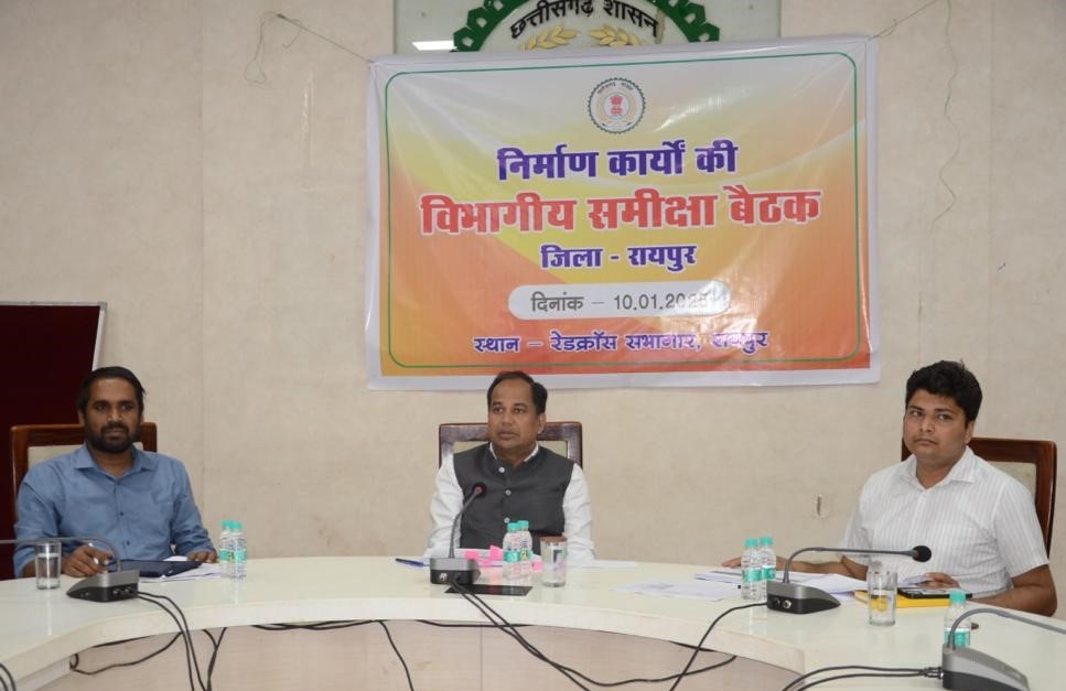 रायपुर में मालवीय रोड और पेटीलाइन पर प्रशासन का चला बुलडोजर